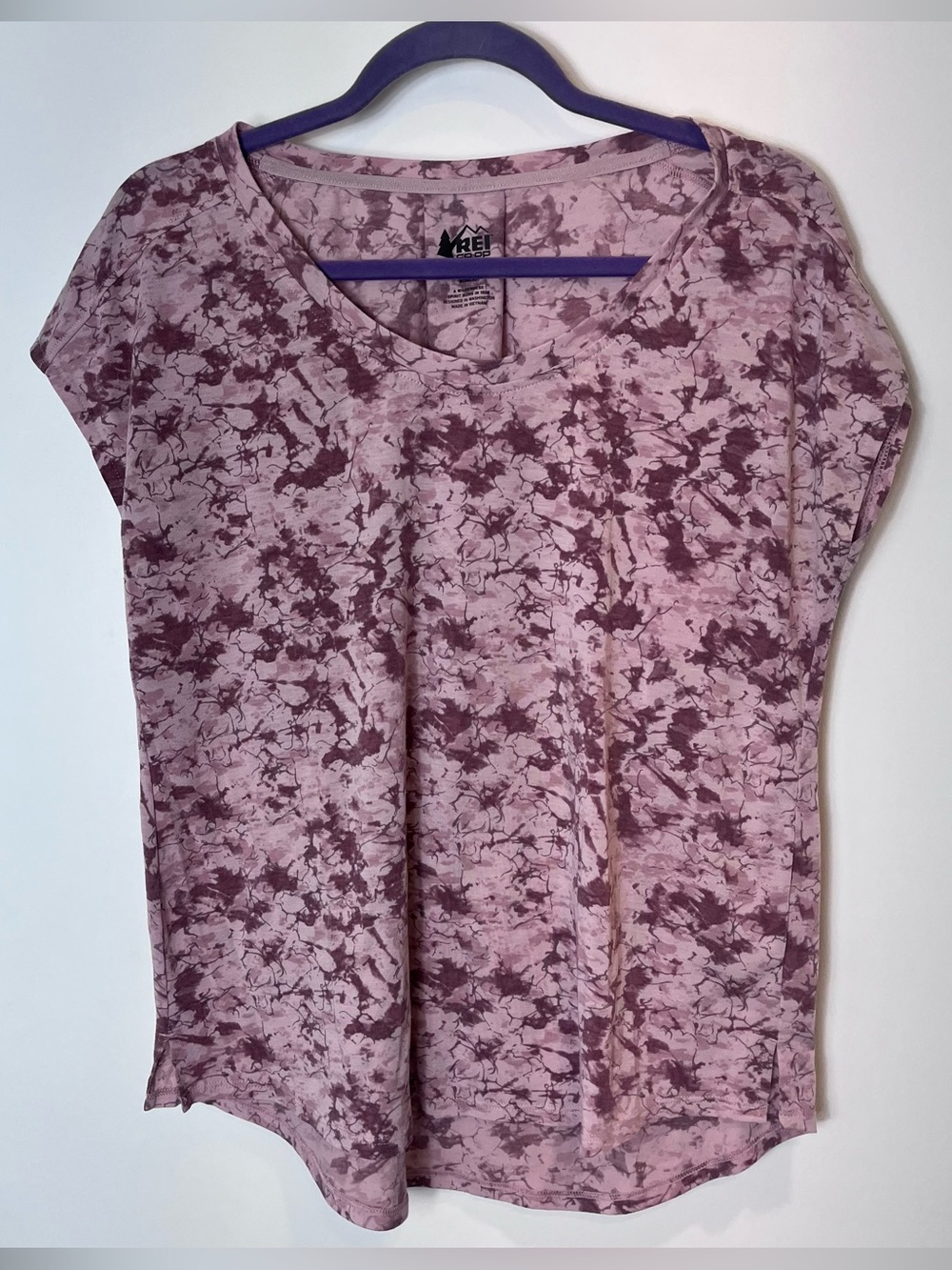 REI Co-Op Women's Pink Dyed Shirt Pink Marble-Print Short Sleeve Top Small Crack